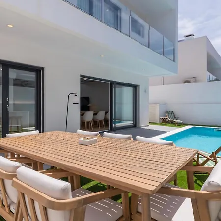 Aroeira With Pool By Lovelystay Aroeira (Setubal)
